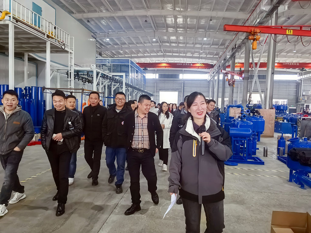 灌溉人俱樂部同仁參觀羞羞视频免费在线观看工（gōng）廠