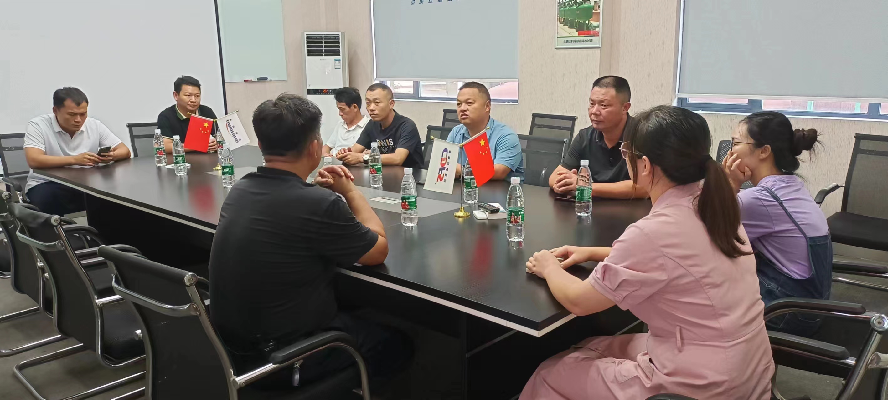 汨羅人大代表（biǎo）一行考察多（duō）靈過濾係統科技園，確保安全生產