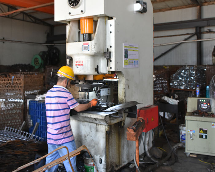 国产麻豆免费腳輪,手推車,平（píng）板車-生產設備